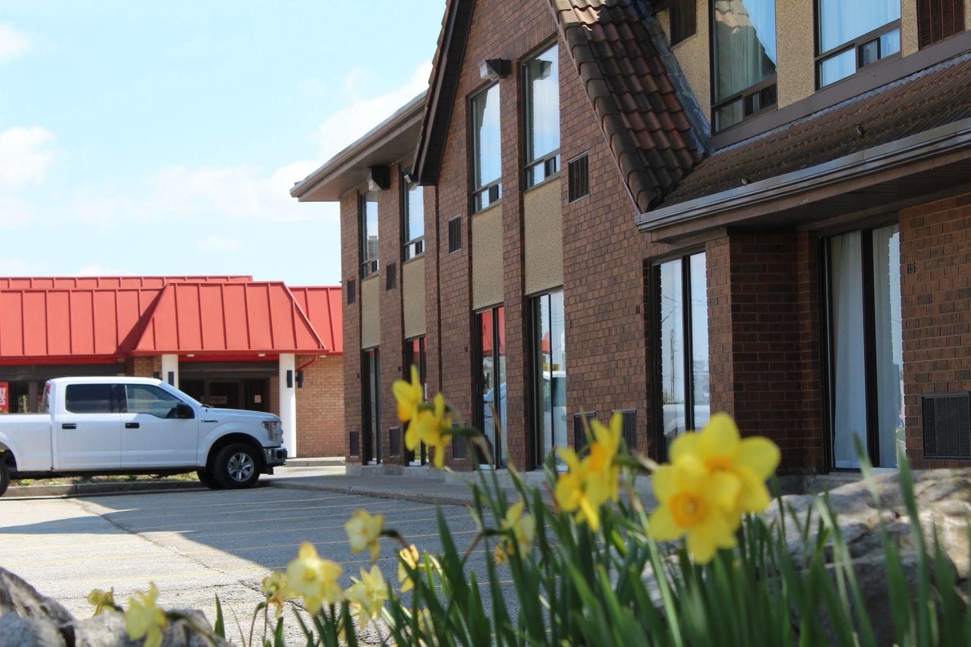 โรงแรมคอมฟอร์ต อินน์ แชตแฮม Chatham-Kent ภายนอก รูปภาพ